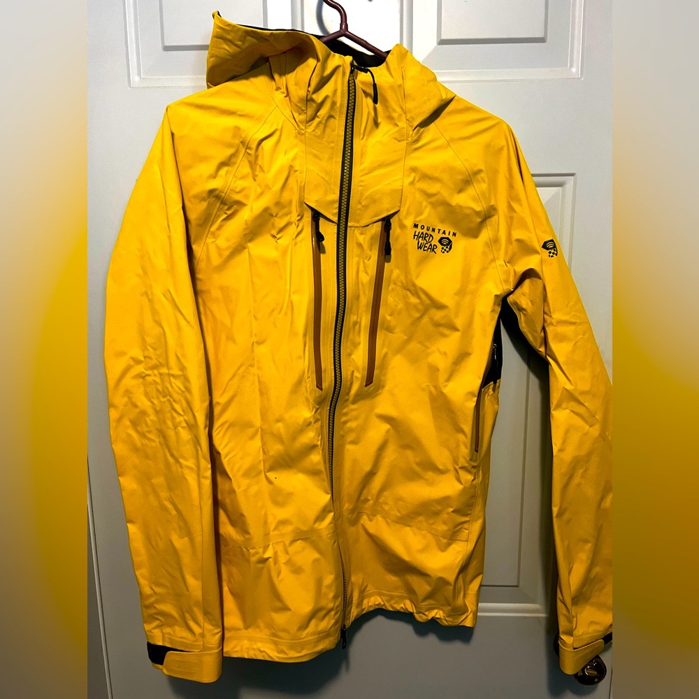 Size Small Men’s Mountain Hardware Shell - Like NEW.